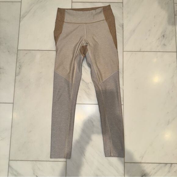 Outdoor Voices 7/8 Tri-Tone Leggings Desert/Oatmeal/Cloud Small - Picture 2 of 8